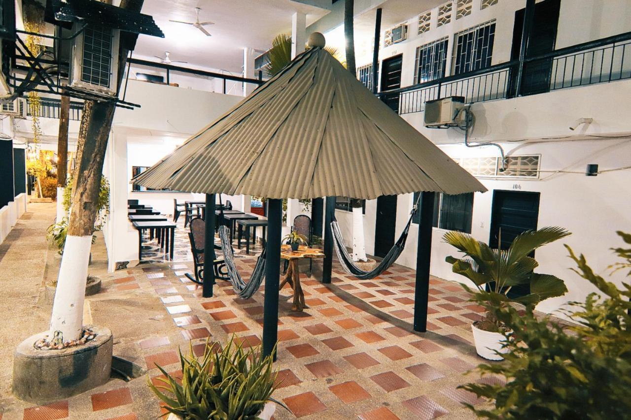 Hotel Zulan Tolu Exterior photo