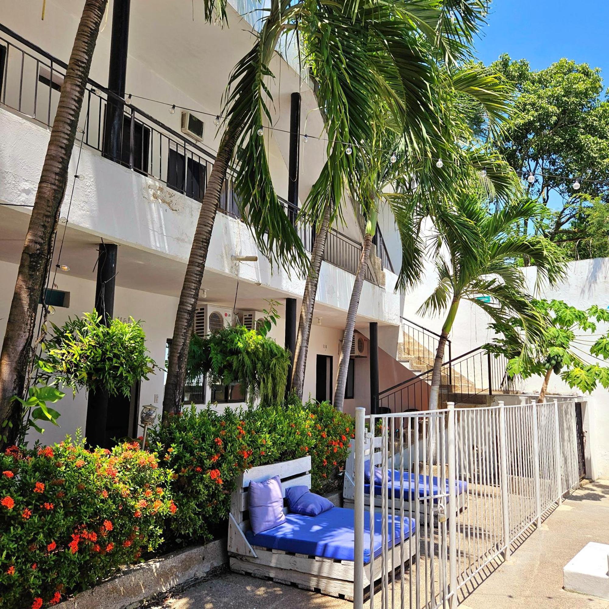 Hotel Zulan Tolu Exterior photo